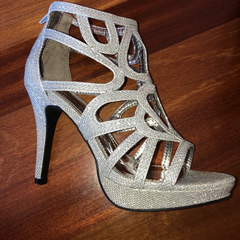 Silver Sparkling Open Toe and Design heels